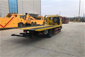 木里非事故拖车